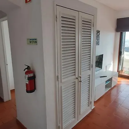 Sea View Apartment *